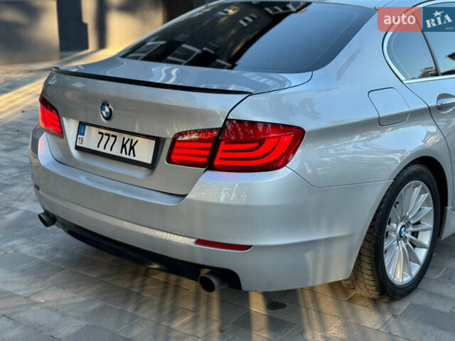 Серый БМВ 5 Серия, объемом двигателя 3 л и пробегом 260 тыс. км за 13400 $, фото 7 на Automoto.ua