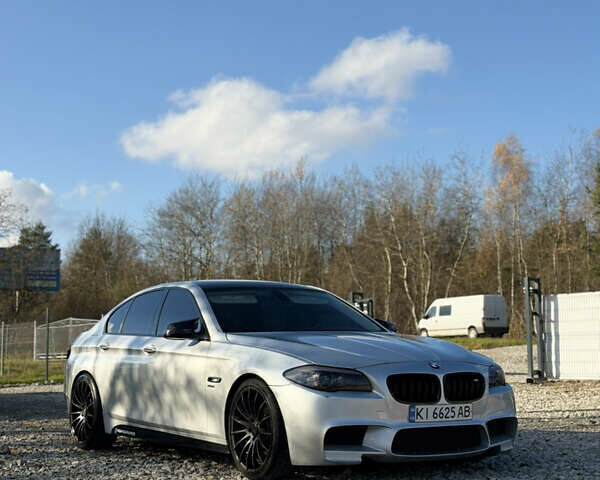 Серый БМВ 5 Серия, объемом двигателя 3 л и пробегом 223 тыс. км за 13000 $, фото 1 на Automoto.ua