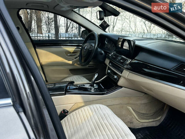 Серый БМВ 5 Серия, объемом двигателя 3 л и пробегом 271 тыс. км за 10900 $, фото 15 на Automoto.ua