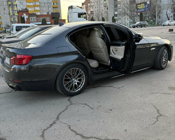 Серый БМВ 5 Серия, объемом двигателя 3 л и пробегом 272 тыс. км за 17000 $, фото 18 на Automoto.ua