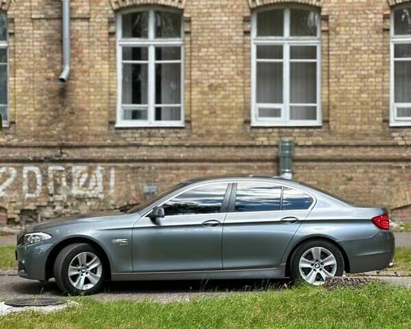 Серый БМВ 5 Серия, объемом двигателя 2 л и пробегом 265 тыс. км за 12299 $, фото 3 на Automoto.ua