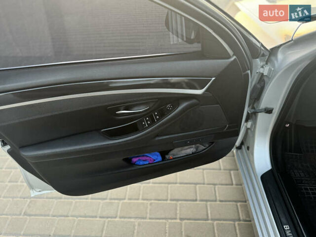Серый БМВ 5 Серия, объемом двигателя 2.99 л и пробегом 360 тыс. км за 16900 $, фото 22 на Automoto.ua