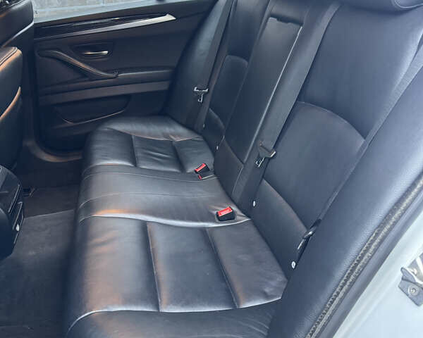 Серый БМВ 5 Серия, объемом двигателя 2 л и пробегом 333 тыс. км за 14100 $, фото 55 на Automoto.ua