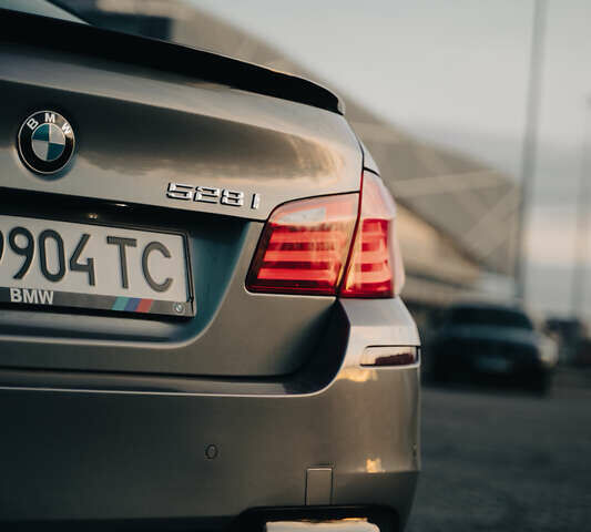 Серый БМВ 5 Серия, объемом двигателя 2 л и пробегом 168 тыс. км за 15500 $, фото 8 на Automoto.ua