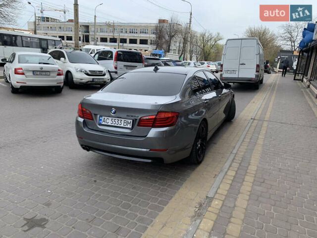 Серый БМВ 5 Серия, объемом двигателя 2.99 л и пробегом 249 тыс. км за 15500 $, фото 1 на Automoto.ua