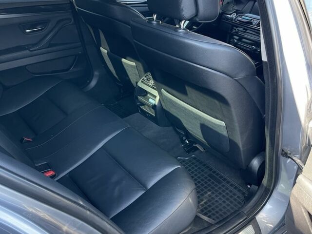 Серый БМВ 5 Серия, объемом двигателя 3 л и пробегом 307 тыс. км за 18500 $, фото 13 на Automoto.ua