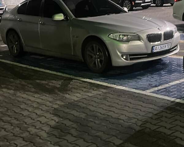 Серый БМВ 5 Серия, объемом двигателя 3 л и пробегом 195 тыс. км за 12000 $, фото 2 на Automoto.ua