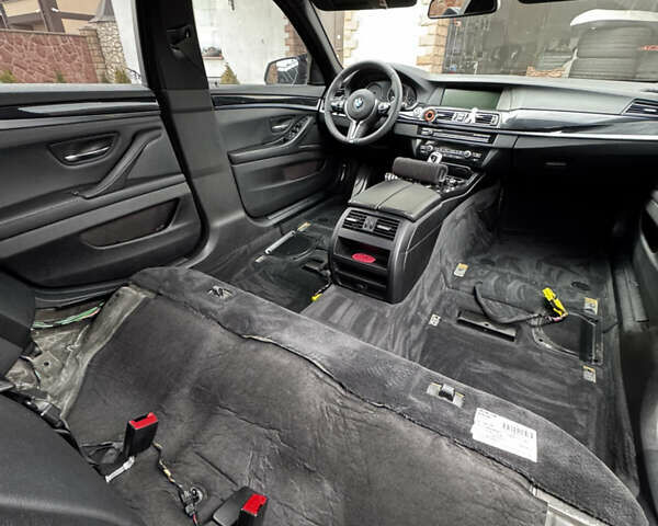 Серый БМВ 5 Серия, объемом двигателя 2 л и пробегом 260 тыс. км за 15450 $, фото 128 на Automoto.ua