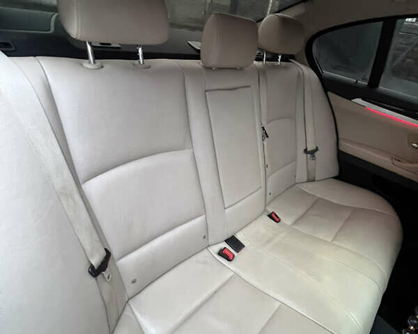 Серый БМВ 5 Серия, объемом двигателя 3 л и пробегом 360 тыс. км за 12250 $, фото 13 на Automoto.ua