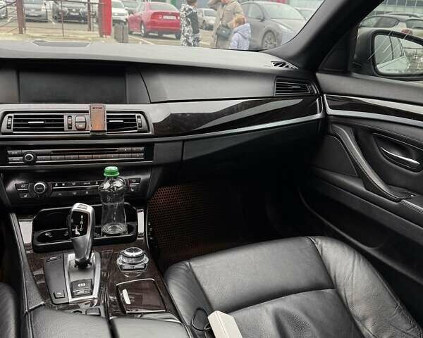 Серый БМВ 5 Серия, объемом двигателя 2 л и пробегом 217 тыс. км за 15000 $, фото 3 на Automoto.ua