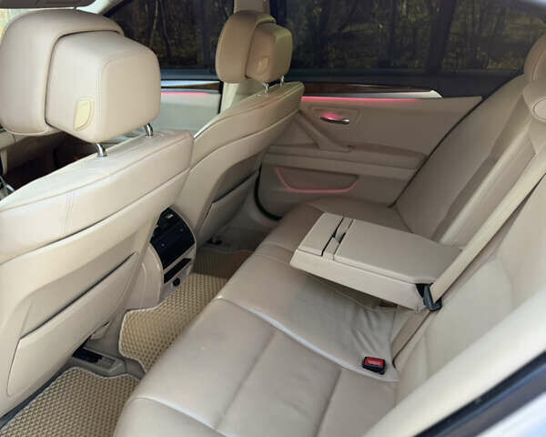 Серый БМВ 5 Серия, объемом двигателя 3 л и пробегом 223 тыс. км за 13000 $, фото 21 на Automoto.ua