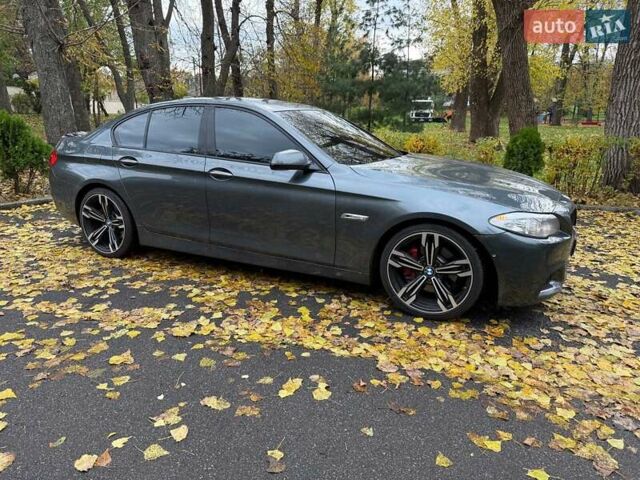 Серый БМВ 5 Серия, объемом двигателя 3 л и пробегом 275 тыс. км за 13490 $, фото 1 на Automoto.ua