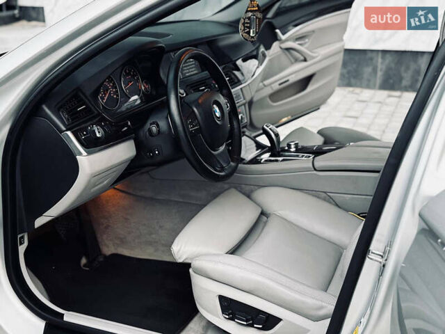 Серый БМВ 5 Серия, объемом двигателя 3 л и пробегом 150 тыс. км за 11999 $, фото 16 на Automoto.ua