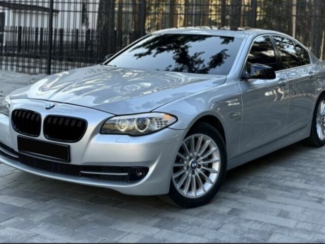 Сірий БМВ 5 Серія, об'ємом двигуна 3 л та пробігом 270 тис. км за 12000 $, фото 1 на Automoto.ua
