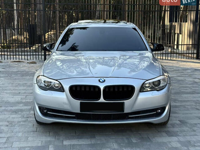 Сірий БМВ 5 Серія, об'ємом двигуна 3 л та пробігом 270 тис. км за 12000 $, фото 1 на Automoto.ua