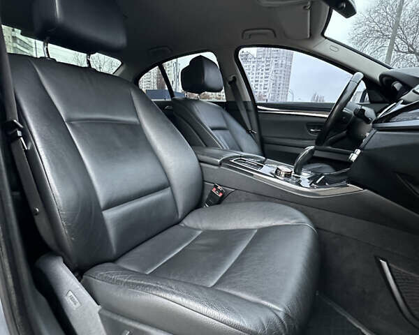 Серый БМВ 5 Серия, объемом двигателя 3 л и пробегом 321 тыс. км за 15500 $, фото 22 на Automoto.ua