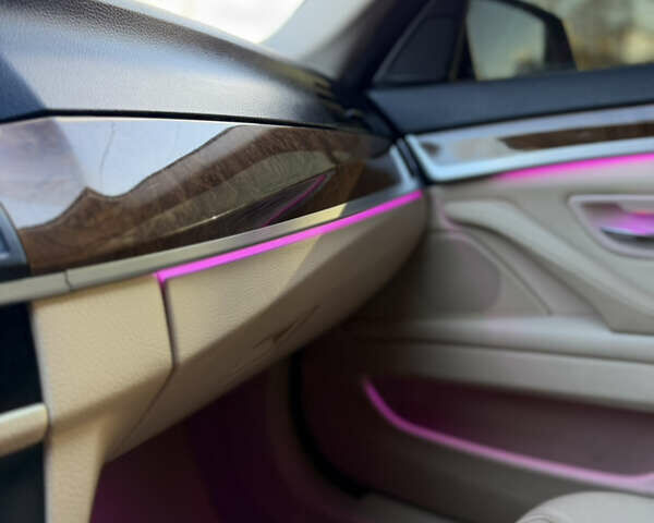 Серый БМВ 5 Серия, объемом двигателя 3 л и пробегом 223 тыс. км за 13000 $, фото 14 на Automoto.ua