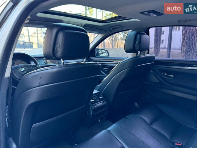 Серый БМВ 5 Серия, объемом двигателя 3 л и пробегом 260 тыс. км за 13400 $, фото 17 на Automoto.ua