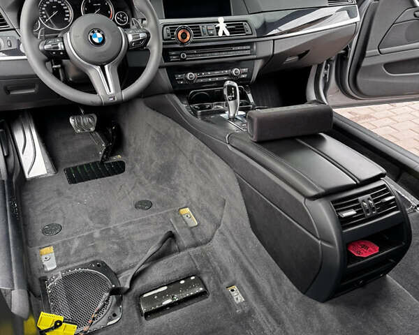 Серый БМВ 5 Серия, объемом двигателя 2 л и пробегом 260 тыс. км за 15450 $, фото 127 на Automoto.ua