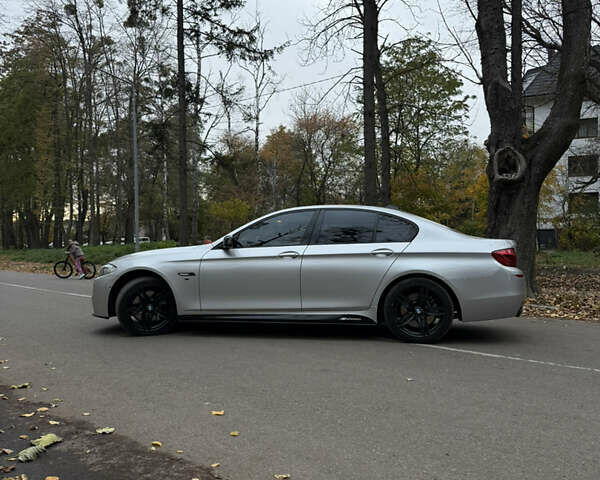 Серый БМВ 5 Серия, объемом двигателя 2.99 л и пробегом 285 тыс. км за 15000 $, фото 12 на Automoto.ua