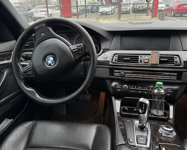 Серый БМВ 5 Серия, объемом двигателя 2 л и пробегом 217 тыс. км за 15000 $, фото 4 на Automoto.ua