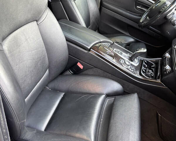 Серый БМВ 5 Серия, объемом двигателя 3 л и пробегом 147 тыс. км за 14399 $, фото 8 на Automoto.ua