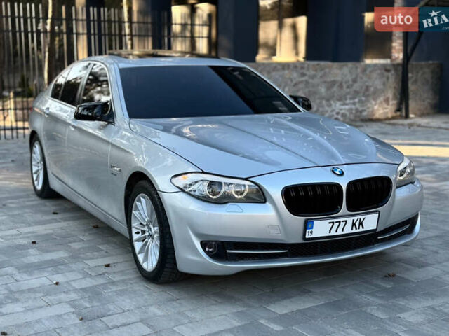 Серый БМВ 5 Серия, объемом двигателя 3 л и пробегом 260 тыс. км за 13400 $, фото 2 на Automoto.ua