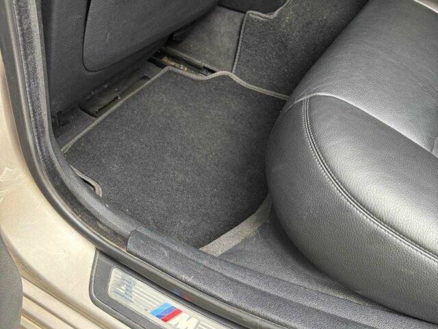 Сірий БМВ 5 Серія, об'ємом двигуна 2.5 л та пробігом 240 тис. км за 12999 $, фото 20 на Automoto.ua