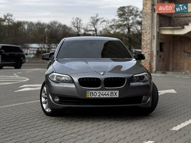 Серый БМВ 5 Серия, объемом двигателя 2 л и пробегом 260 тыс. км за 15450 $, фото 1 на Automoto.ua