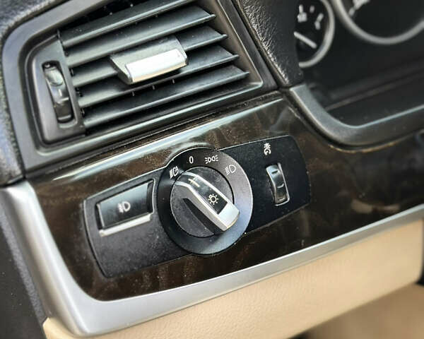 Серый БМВ 5 Серия, объемом двигателя 3 л и пробегом 270 тыс. км за 11700 $, фото 44 на Automoto.ua