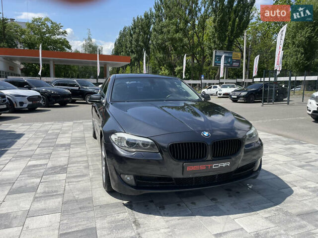 Серый БМВ 5 Серия, объемом двигателя 0 л и пробегом 180 тыс. км за 15000 $, фото 6 на Automoto.ua