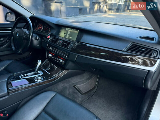 Серый БМВ 5 Серия, объемом двигателя 3 л и пробегом 260 тыс. км за 13400 $, фото 10 на Automoto.ua