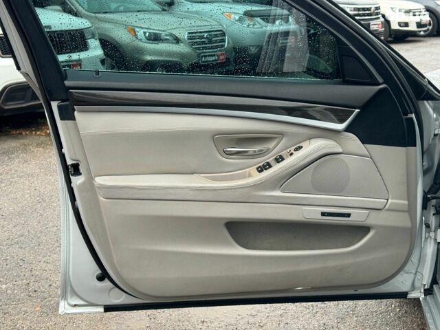 Серый БМВ 5 Серия, объемом двигателя 2 л и пробегом 310 тыс. км за 12340 $, фото 11 на Automoto.ua