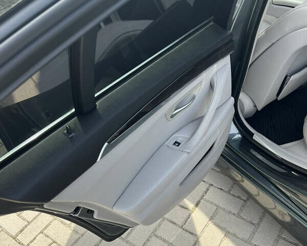Сірий БМВ 5 Серія, об'ємом двигуна 2 л та пробігом 109 тис. км за 16600 $, фото 11 на Automoto.ua