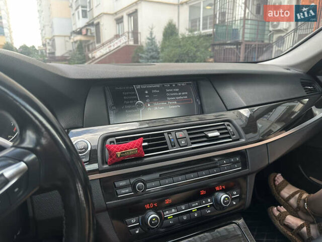 БМВ 5 Серия 2012 в Полтаве на Automoto.ua Серый БМВ 5 Серия, объемом двигателя 2 л и пробегом 205 тыс. км за 14900 $, фото 23 на Automoto.ua