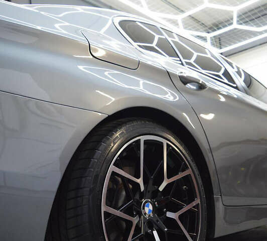 Серый БМВ 5 Серия, объемом двигателя 2 л и пробегом 199 тыс. км за 13500 $, фото 6 на Automoto.ua