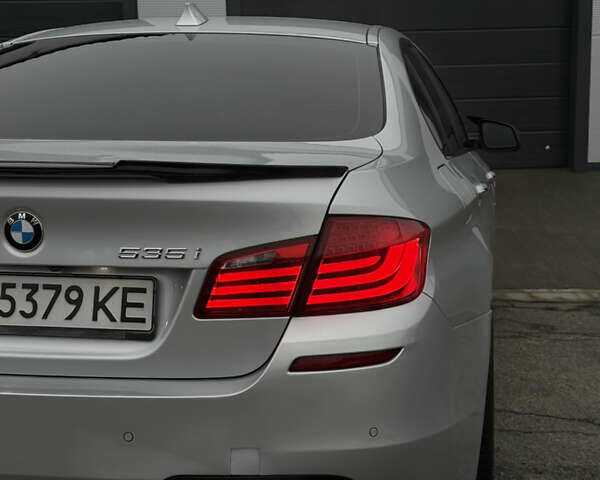 Серый БМВ 5 Серия, объемом двигателя 2.98 л и пробегом 256 тыс. км за 13999 $, фото 10 на Automoto.ua