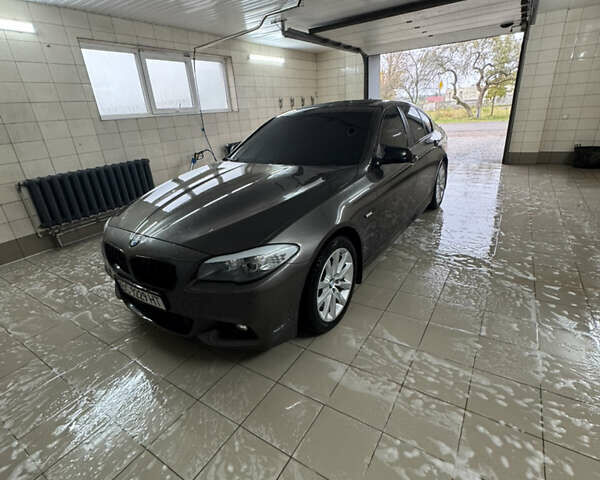 БМВ 5 Серия 2012 в Жовкве на Automoto.ua Серый БМВ 5 Серия, объемом двигателя 2 л и пробегом 274 тыс. км за 13500 $, фото 6 на Automoto.ua