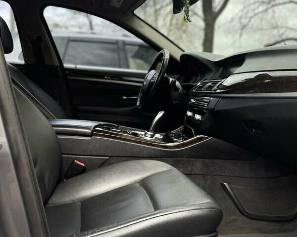 Серый БМВ 5 Серия, объемом двигателя 3 л и пробегом 262 тыс. км за 11999 $, фото 26 на Automoto.ua