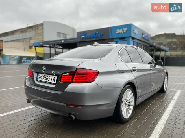 Серый БМВ 5 Серия, объемом двигателя 3 л и пробегом 262 тыс. км за 11999 $, фото 7 на Automoto.ua