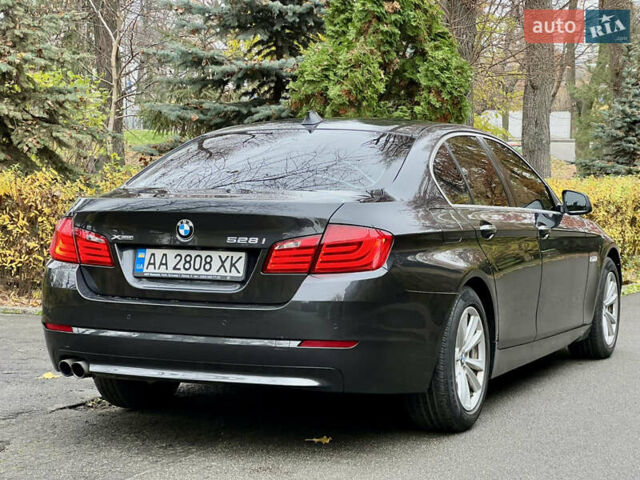 Сірий БМВ 5 Серія, об'ємом двигуна 2 л та пробігом 212 тис. км за 12800 $, фото 7 на Automoto.ua