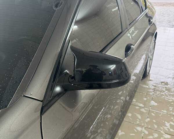 БМВ 5 Серия 2012 в Жовкве на Automoto.ua Серый БМВ 5 Серия, объемом двигателя 2 л и пробегом 274 тыс. км за 13500 $, фото 20 на Automoto.ua