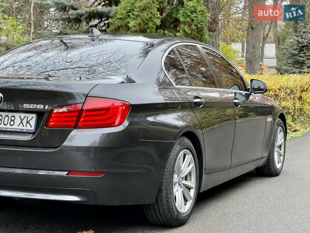 Сірий БМВ 5 Серія, об'ємом двигуна 2 л та пробігом 212 тис. км за 12800 $, фото 11 на Automoto.ua