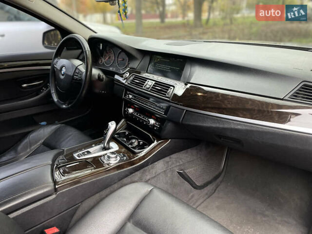 Серый БМВ 5 Серия, объемом двигателя 3 л и пробегом 262 тыс. км за 11999 $, фото 11 на Automoto.ua