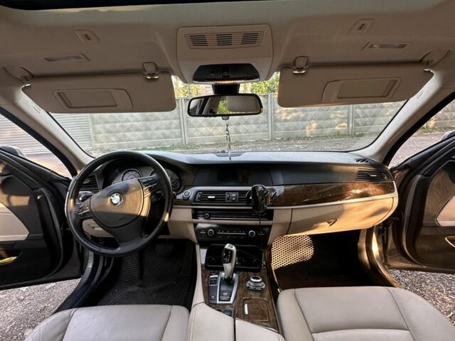 Сірий БМВ 5 Серія, об'ємом двигуна 2 л та пробігом 3 тис. км за 11000 $, фото 5 на Automoto.ua