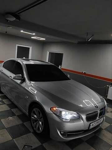 Серый БМВ 5 Серия, объемом двигателя 3 л и пробегом 250 тыс. км за 12500 $, фото 1 на Automoto.ua