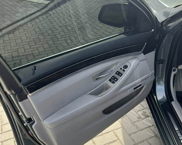 Сірий БМВ 5 Серія, об'ємом двигуна 2 л та пробігом 109 тис. км за 16600 $, фото 10 на Automoto.ua