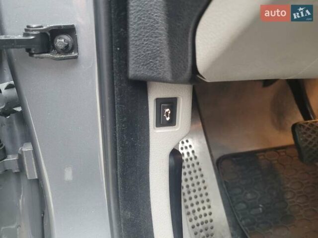 Серый БМВ 5 Серия, объемом двигателя 4.4 л и пробегом 211 тыс. км за 13400 $, фото 78 на Automoto.ua