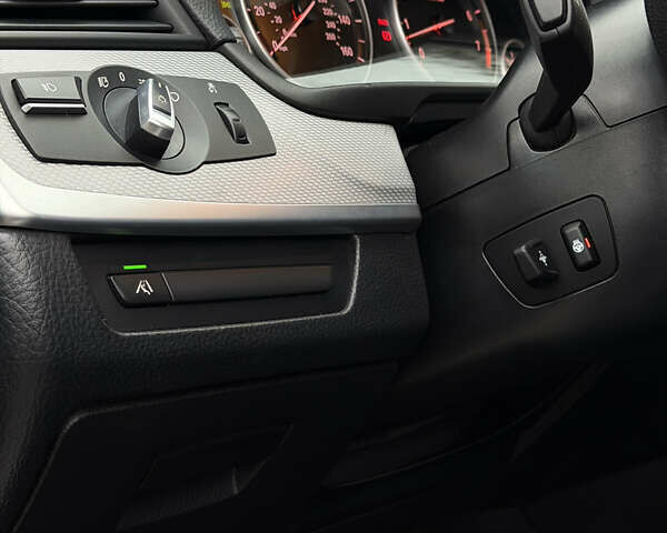 Серый БМВ 5 Серия, объемом двигателя 2.98 л и пробегом 165 тыс. км за 16000 $, фото 5 на Automoto.ua