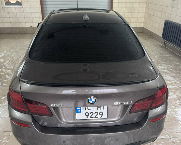 БМВ 5 Серия 2012 в Жовкве на Automoto.ua Серый БМВ 5 Серия, объемом двигателя 2 л и пробегом 274 тыс. км за 13500 $, фото 11 на Automoto.ua